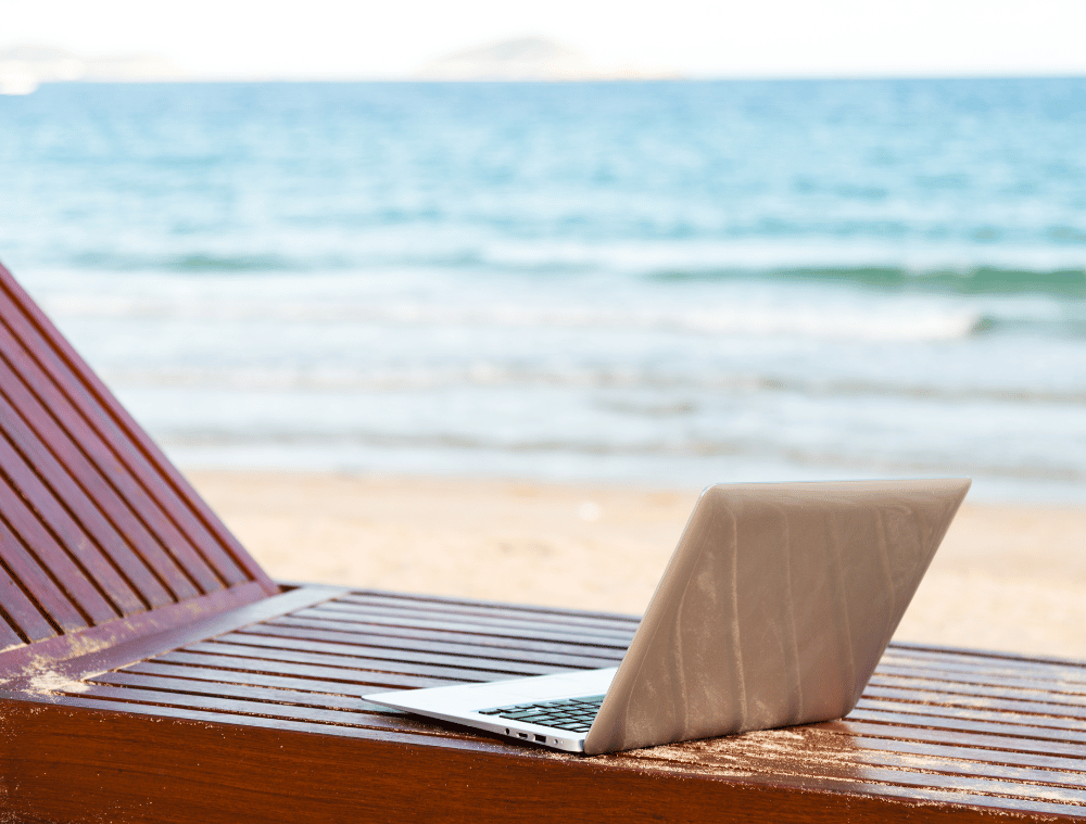 ordinateur bord de plage